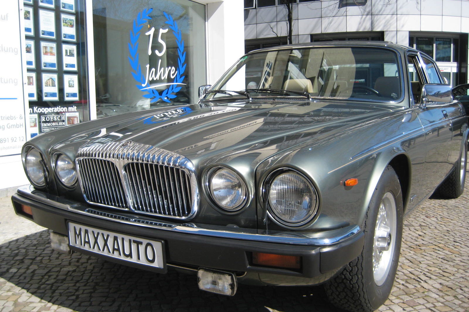 Jaguar Daimler Double Six 